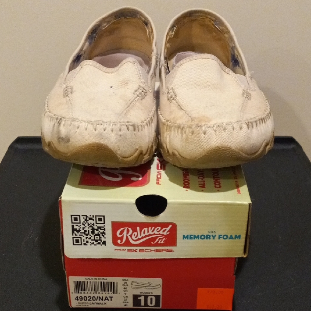 Skechers Women's Relaxed Fit Shoes - Cream